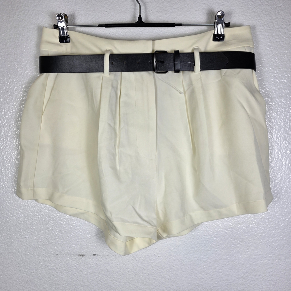Steve Madden Ingrida Shorts Marshmallow Women's Size L